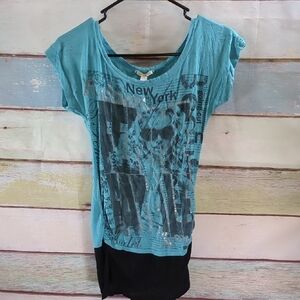 Vixen Women’s Blue Graphic Tunic Top